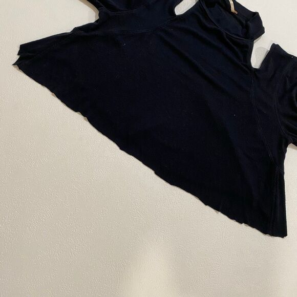 Free People Cutout Mock Neck Long Sleeve Top Black Size L (Cropped Raw Hem) - Picture 8 of 8